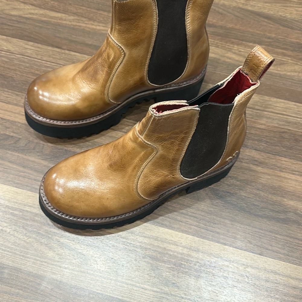 BED|STU Tan Leather Chelsea Ankle Boots with Black Elastic Panels - Picture 4 of 4